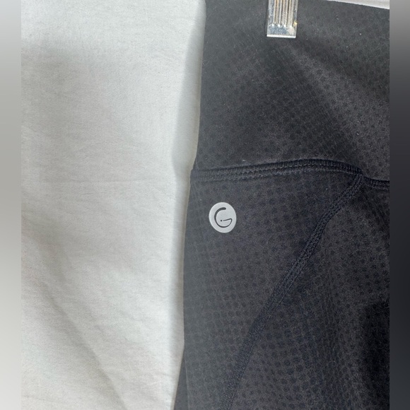 Guru Active Black Capri Leggings Size Medium - Picture 4 of 7